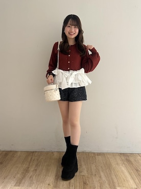 「MAJESTIC LEGON（マジェスティックレゴン）のパール×ビジューバニティバッグ（ハンドバッグ、ホワイト系）」を使った、はなのさんの秋コーディネート