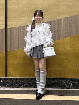 「MAJESTIC LEGON（マジェスティックレゴン）のベルトセットキラキラミニスカパン（スカート、グレー系）」を使った、はなのさんの秋コーディネート
