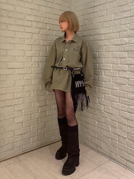 「HYSTERIC GLAMOUR（ヒステリックグラマー）のロゴスタッズ フリンジミニバッグ（ショルダーバッグ）」を使った、sansanさん（レディース・160cm）の秋コーディネート