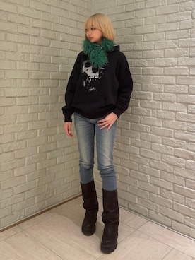 「バックプリント」｜「アイテム（デニムパンツ）」を使った、sansanさん（レディース・160cm）の秋コーディネート