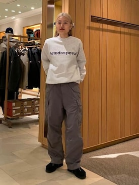 「cabaret poval（キャバレーポバール）のアイテム」を使った、BEAMS Tさん（レディース・168cm）の冬コーディネート