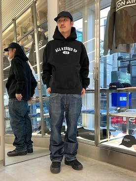「フーディー」｜「アイテム（スウェット）」を使った、BEAMS Tさん（メンズ・176cm）の春コーディネート