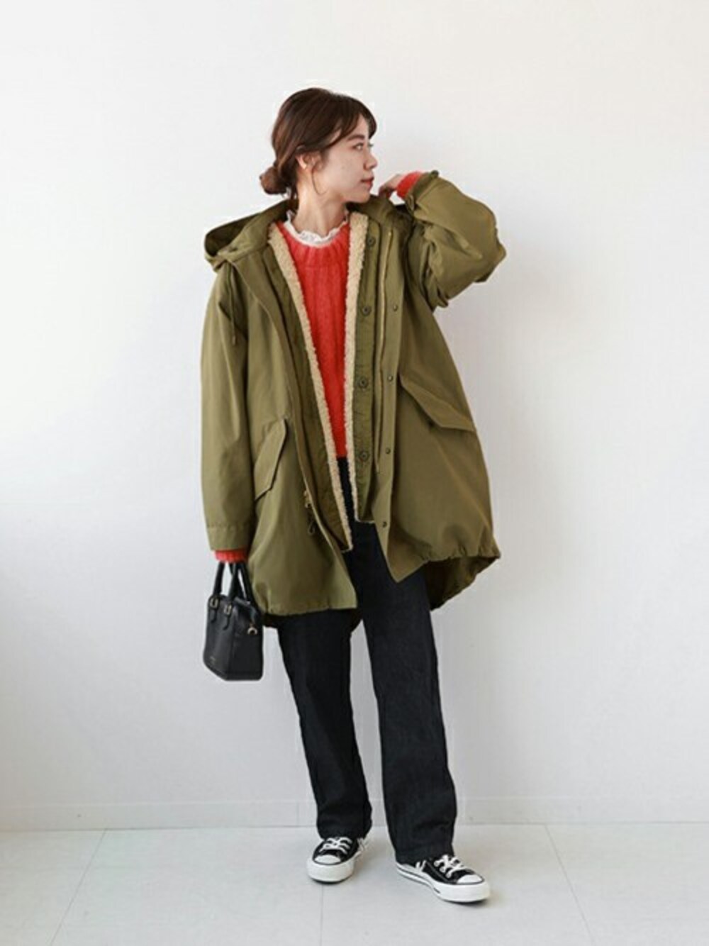 「デニム、モッズコート、ミリタリー、大人カジュアル、fashion、woman、JOURNAL STANDARD relume、秋冬コーデ、ジャーナルスタンダードレリューム」｜「JOURNAL STANDARD relumeのデニムライクストレートパンツ（デニムパンツ、ブルー系）」を使った、misatoさん（レディース・160cm）の冬コーディネートの1枚目の写真