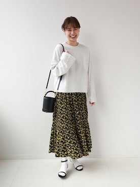 「フラワープリント」｜「アイテム（クラッチバッグ）」を使った、misatoさん（レディース・160cm）の冬コーディネート