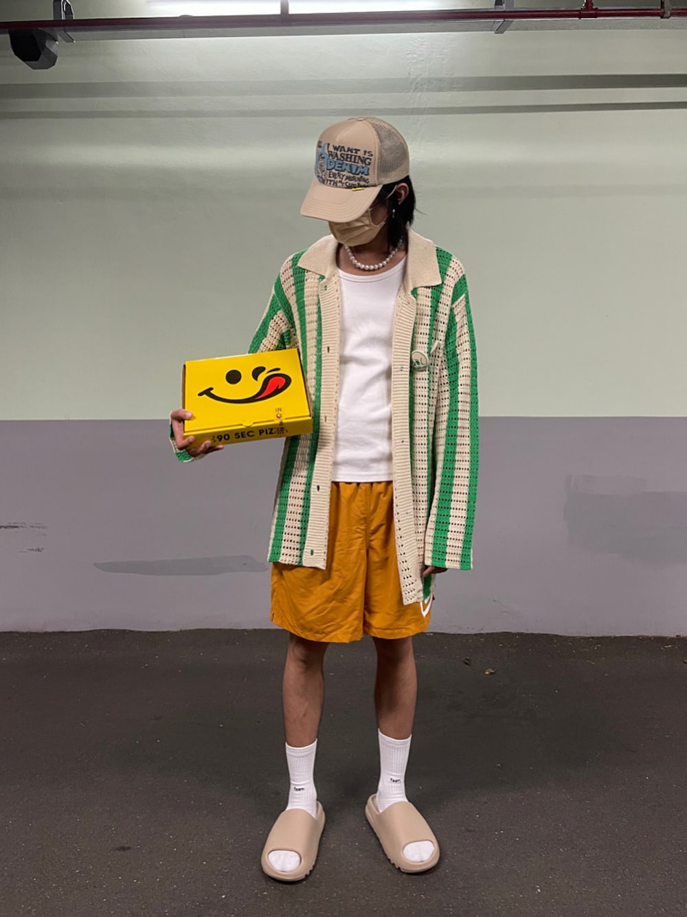 STUSSYのパンツ（オレンジ系）を使った人気ファッション