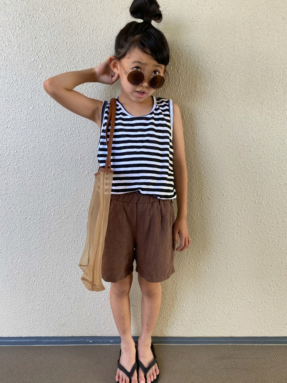 「リネン、サングラス、ボーダー、ショートパンツ、サンダル、ビーチサンダル、夏コーデ、プチプラ、韓国子供服、休日スタイル」｜「ZARA KIDSのアイテム（サングラス、その他）」を使った、kapoさん（キッズ・120cm）の夏コーディネートの1枚目の写真