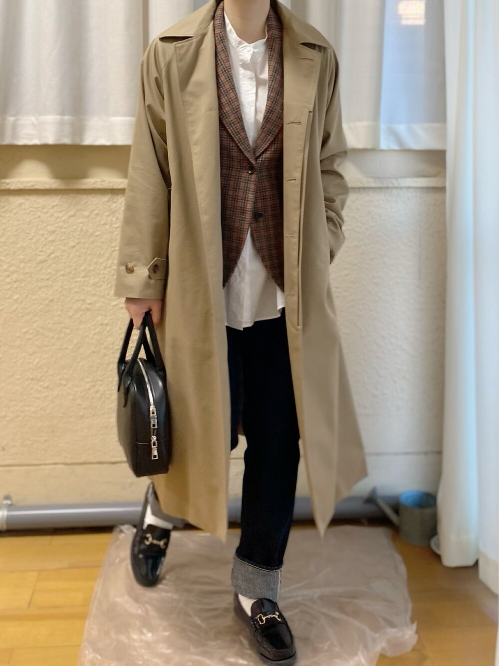 「クリスマスに着たい服、カジュアルコーデ、お出かけコーデ、オトナカジュアル、冬、おしゃれさんと繋がりたい、ジャケット、ステンカラーコート、シンプル、シャツスタイル、チェック」｜「UNIQLOのアイテム（ジャケット/アウター、ブラウン系）」を使った、ぷにさん（レディース・165cm）の冬コーディネートの1枚目の写真