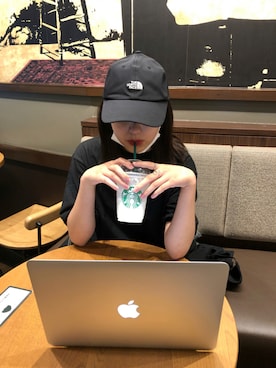 べべ🔥さんのコーディネート