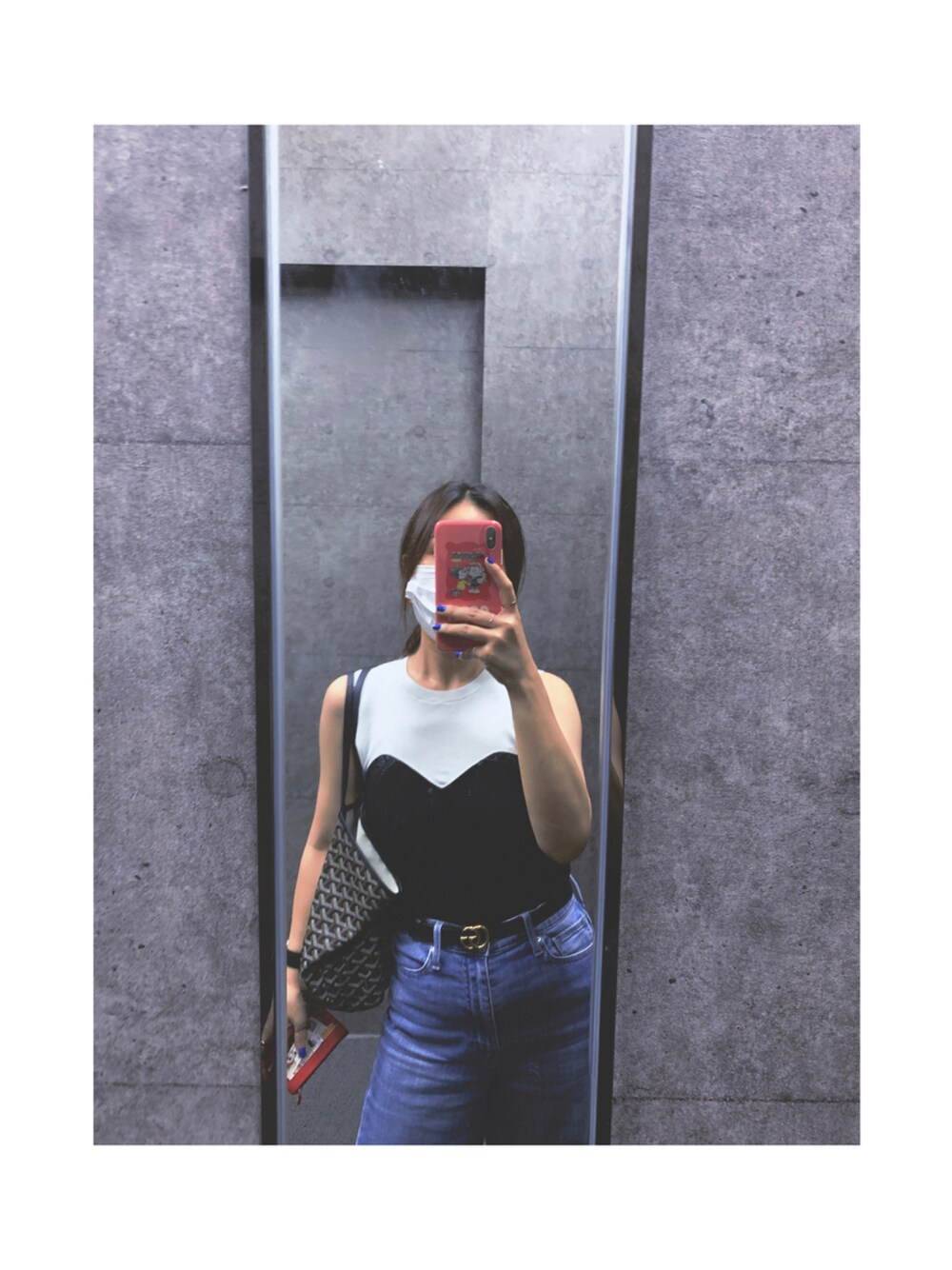 「urのアイテム（Tシャツ/カットソー、ブラック系）」を使った、youni酱酱さん（レディース・155cm）の夏コーディネートの1枚目の写真