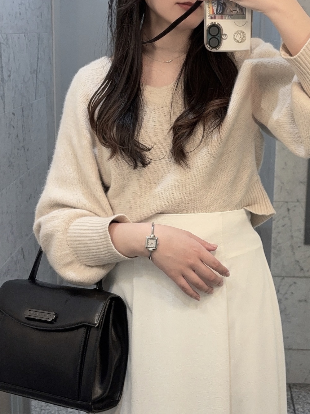 「n0_outfit、ootd、休日スタイル、GIVENCHY、GUCCI、LAGUNAMOON(LAGUNAMOON)、nairo」｜「LAGUNAMOONのCHNラクーンショートニットプルオーバー（ニット/セーター、ホワイト系）」を使った、n さん（レディース・161cm）の春コーディネートの1枚目の写真