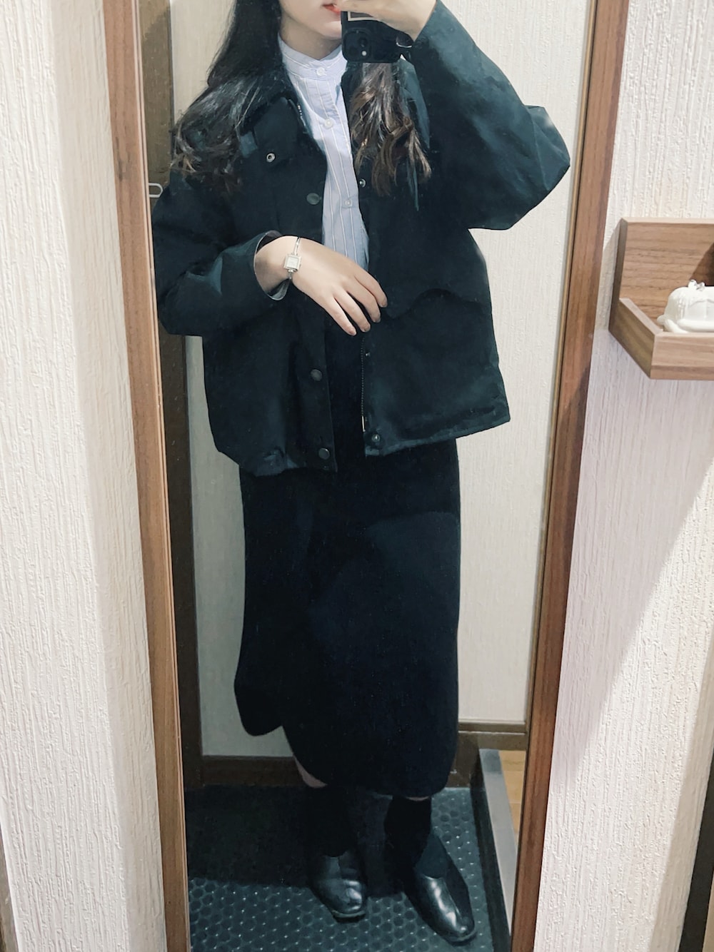 「n0_outfit、おしごとこーで、barbour、バブアー、バブアー女子、秋冬、お仕事コーデ、シンプルスタイル、秋っぽコーデ更新中、きれいめコーデ、ブルベ冬、きれいめカジュアル、オフィスカジュアル、オフィススタイル、ootd」｜「FREAK'S STOREのBarbour BORROWDALE / TRANSPORT（ブルゾン、ブラック系）」を使った、n さん（レディース・161cm）の秋コーディネートの1枚目の写真