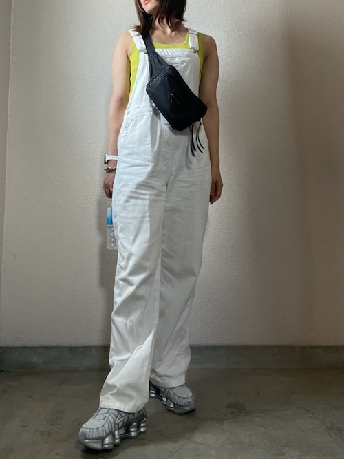 Nike ホワイトオーバーオール こみ | 骨ｽﾄｲｴﾍﾞ秋2nd冬｜NIKEのスニーカーを使ったコーディネート - WEAR