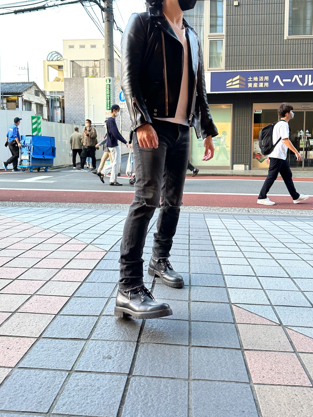 【メンズコーデを格上げ♡】HERMES アンクルブーツ HERMESのブーツ（ブラック系）を使ったメンズ人気ファッション