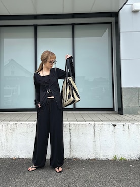 「神戸レタスのアイテム（ラッシュガード、ブラック系）」を使った、amoriaさん（レディース・153cm）の春コーディネート