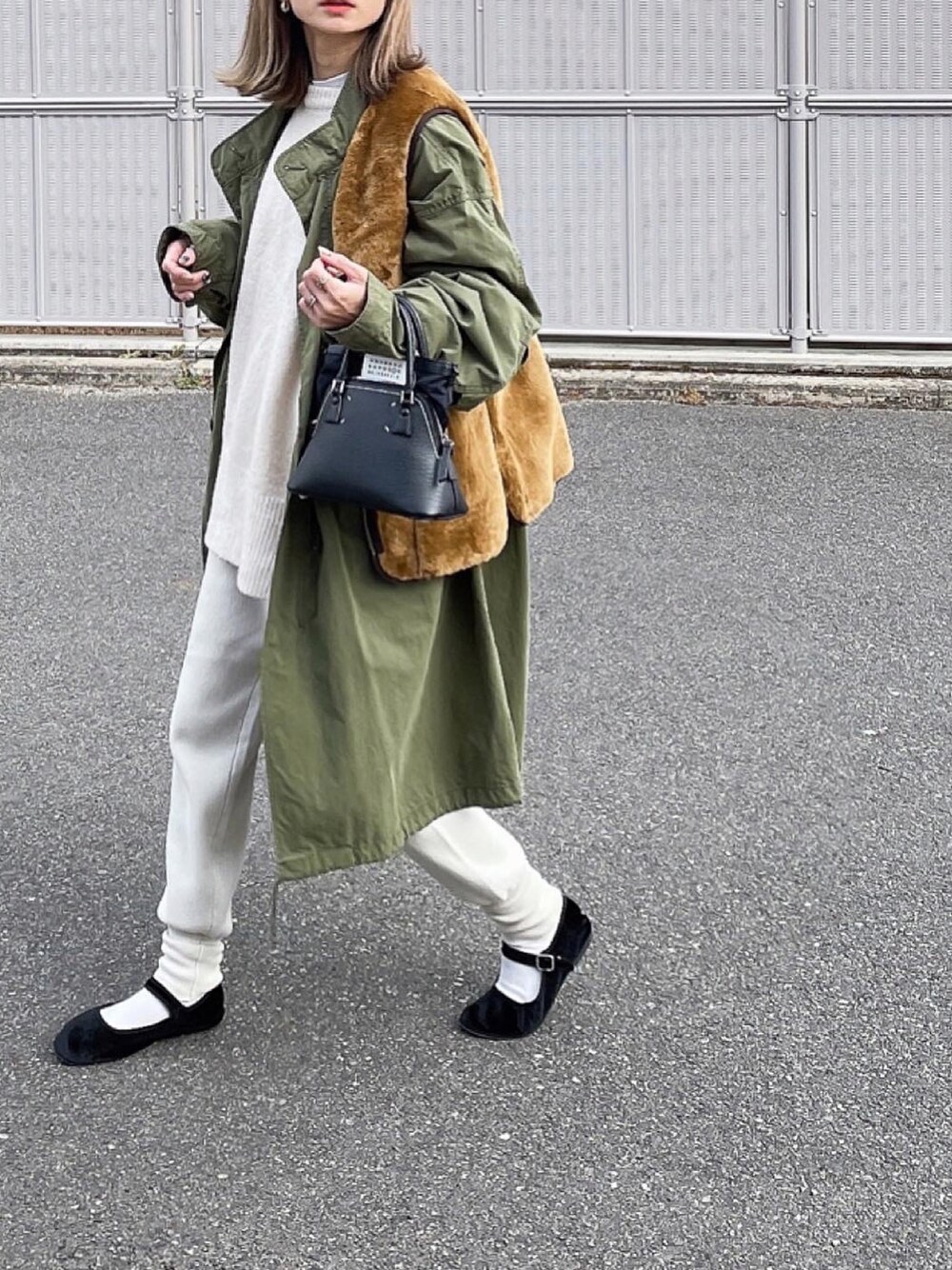 「詳細はInstagram、barbour、ジョガーパンツ、ニットパンツ、ライナー、モッズコート、M65、カンフーシューズ、重ね着、レイヤード」｜「BarbourのFUR LINER SL（その他アウター、ブラウン系）」を使った、amoriaさん（レディース・152cm）の冬コーディネートの1枚目の写真