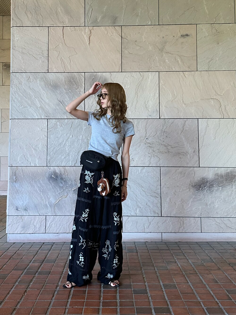 TODAYFULのアイテムを使った「刺繍パンツ」の人気ファッション