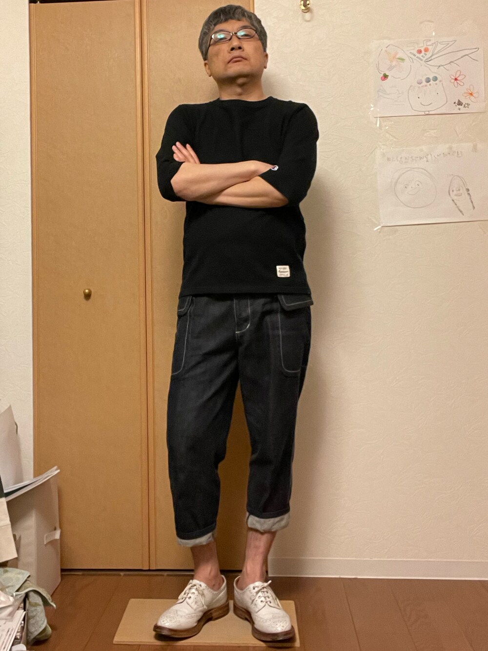 「Championのアイテム（Tシャツ/カットソー、ブラック系）」を使った、ikutaroさん（メンズ・177cm）の春コーディネートの1枚目の写真