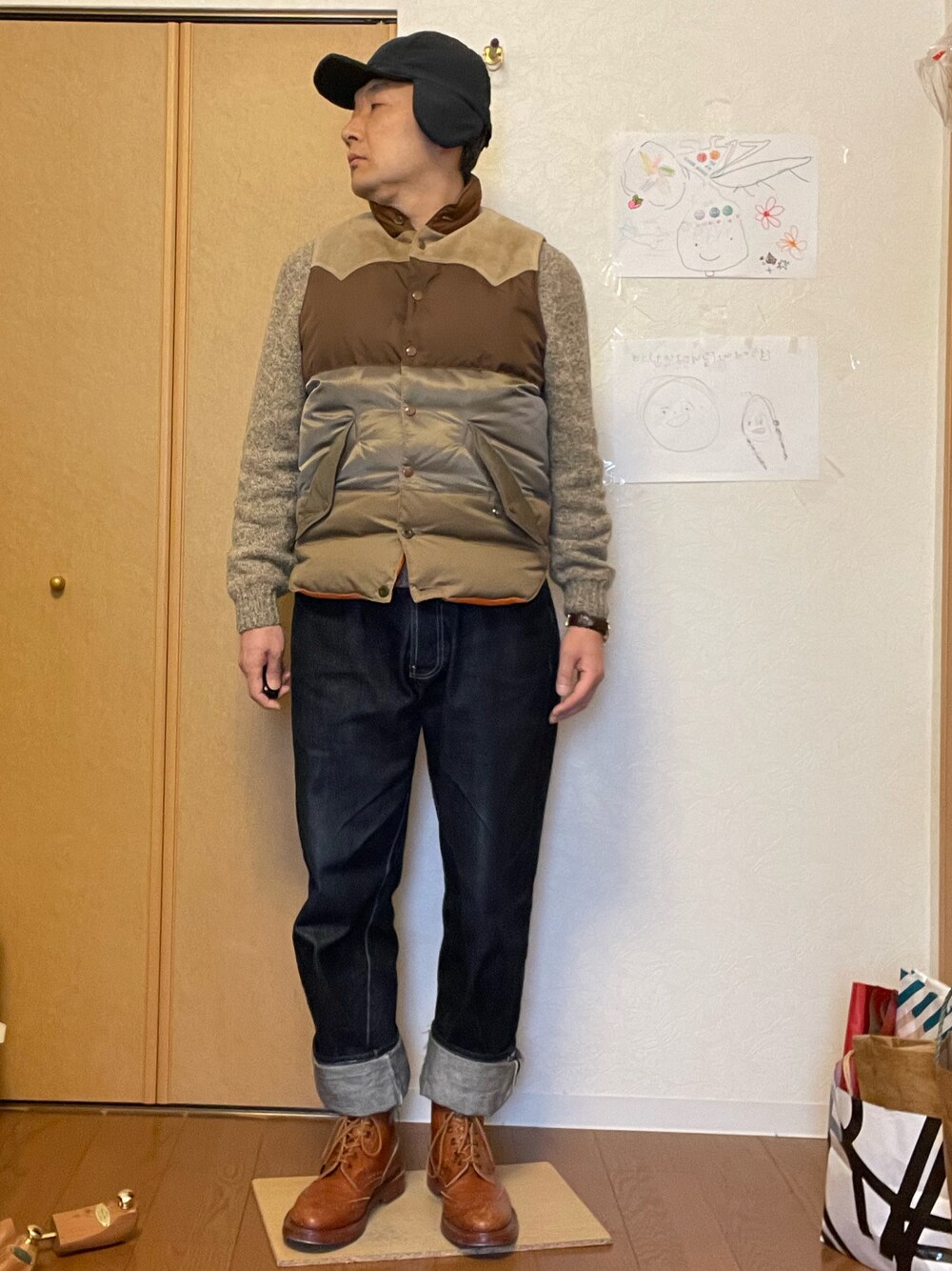 「TENDERのTENDER CO./テンダー　WIDE JEANS WITH DRIVERS POCKETS/ワイドデニム（デニムパンツ、ブルー系）」を使った、ikutaroさん（メンズ・177cm）の春コーディネートの1枚目の写真