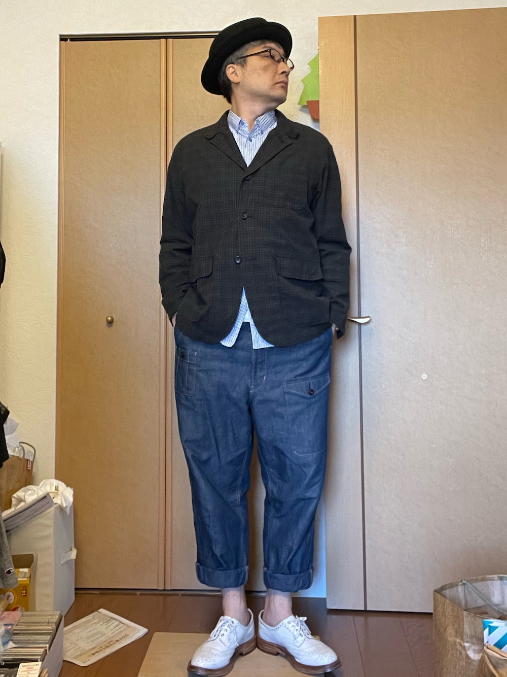 「JUNYA WATANABE MANのアイテム（デニムパンツ、ブルー系）」を使った、ikutaroさん（メンズ・177cm）の春コーディネートの1枚目の写真
