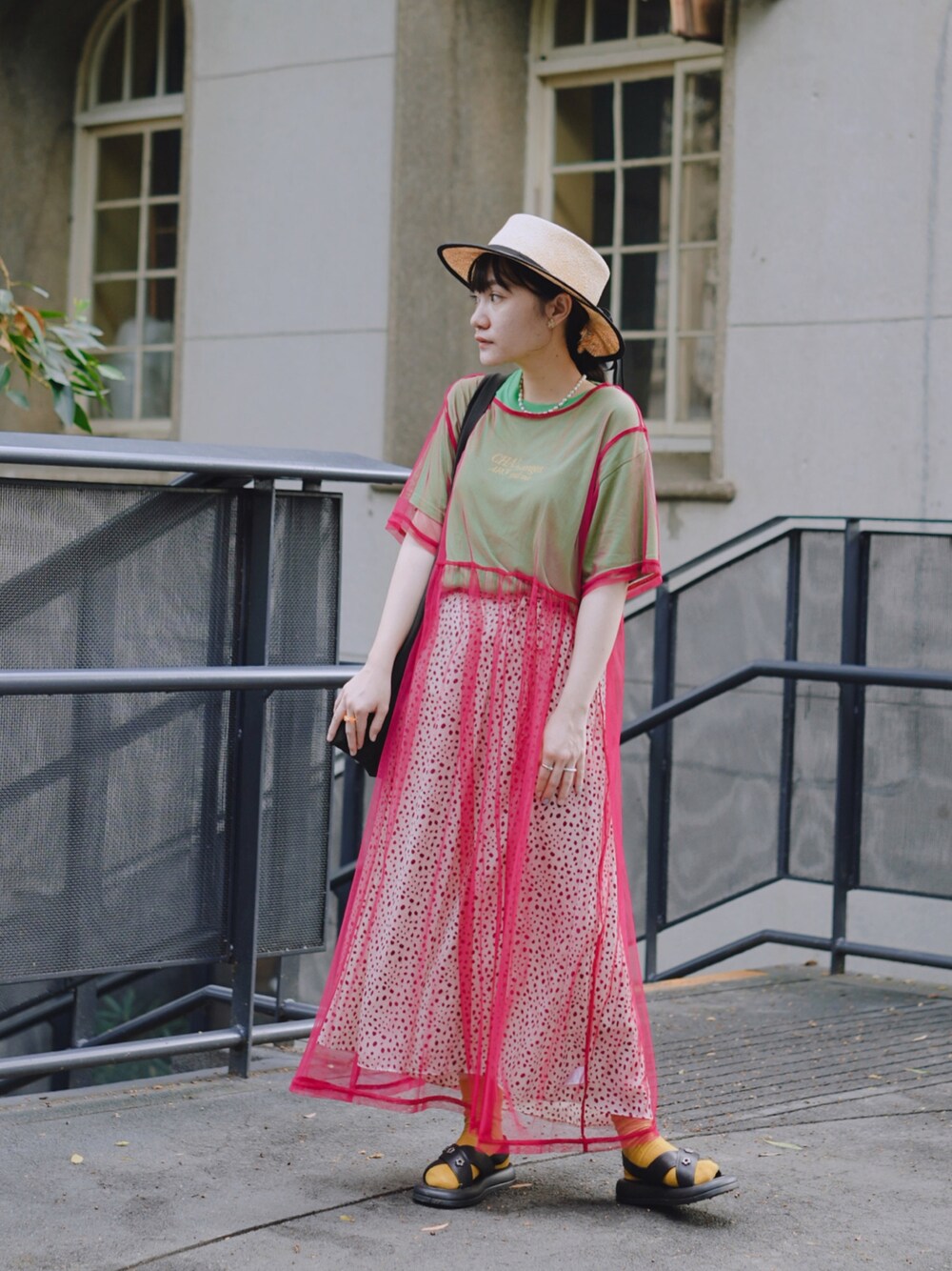 「休日スタイル、夏コーデ、お洒落さんとつながりたい、ootd、今日のコーデ、outfit、低身長コーデ、ピンクコーデ」｜「POU DOU DOUのロングリボンペーパー織りカンカン帽（ハット、ブラック系）」を使った、スタン（Stan）🍥さん（レディース・151cm）の夏コーディネートの1枚目の写真