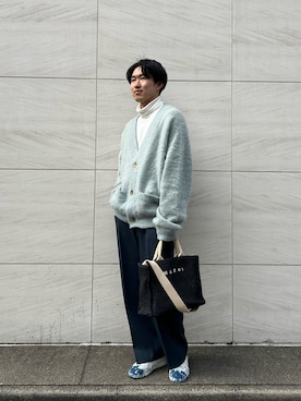 「UNIQLO（ユニクロ）のタートルネックT（長袖）（Tシャツ/カットソー）」を使った、Rさん（メンズ・174cm）の冬コーディネート