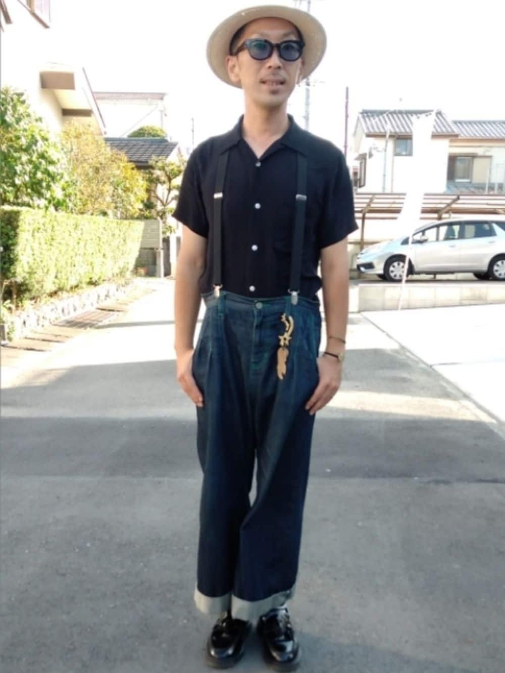 「サスペンダー、ワイドパンツ、ドクターマーチン、メガネ男子、ハット、ローファー」｜「Ne-netのアイテム（デニムパンツ、ブルー系）」を使った、RAYCOZさん（メンズ・170cm）の秋コーディネートの1枚目の写真