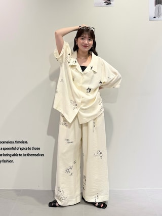 「KBF(ケイビーエフ)のTATTOOオーバーシャツ(シャツ/ブラウス)」を使った、nanakaさん(レディース・155cm)の春コーディネート