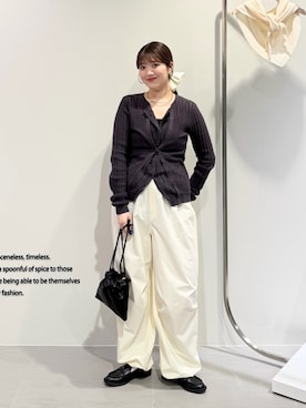 「KBF（ケイビーエフ）のダブルフロントニット（ニット/セーター、グレー系）」を使った、nanakaさん（レディース・155cm）の春コーディネート