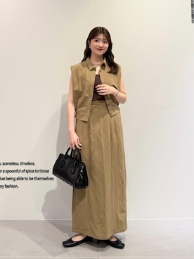 「KBF（ケイビーエフ）のタックブラウスSETスカート（セットアップ、グリーン系）」を使った、nanakaさん（レディース・155cm）の春コーディネート