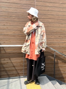 「NANO universe（ナノユニバース）のスノーカモイージーパンツ（その他パンツ、ブラック系）」を使った、窪田 孝之さん（メンズ・170cm）の春コーディネート