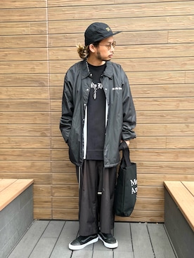「NANO universe（ナノユニバース）のスノーカモイージーパンツ（その他パンツ、ブラック系）」を使った、窪田 孝之さん（メンズ・170cm）の春コーディネート