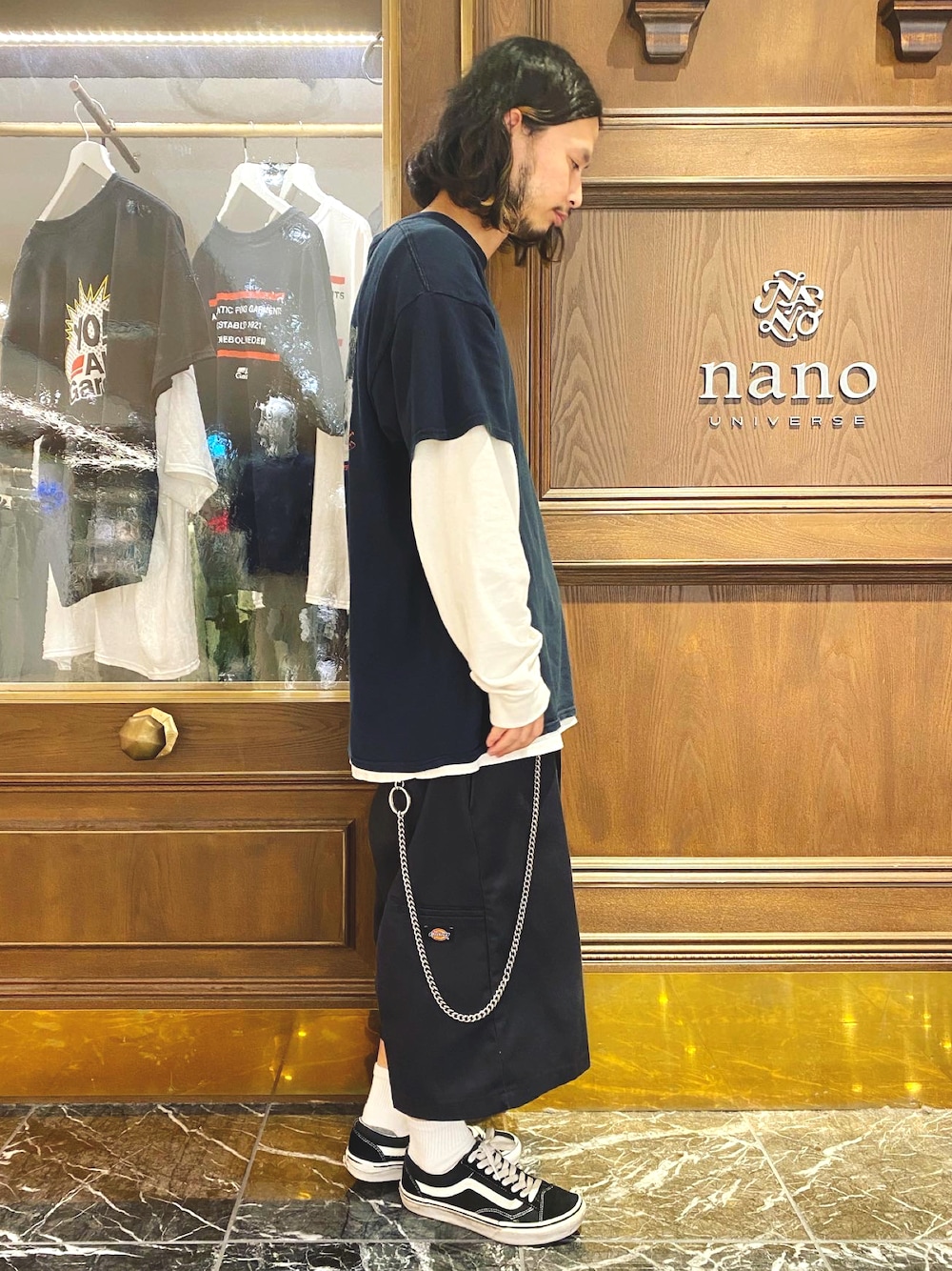 VANSのスニーカーを使った「チカーノ」の人気ファッション 