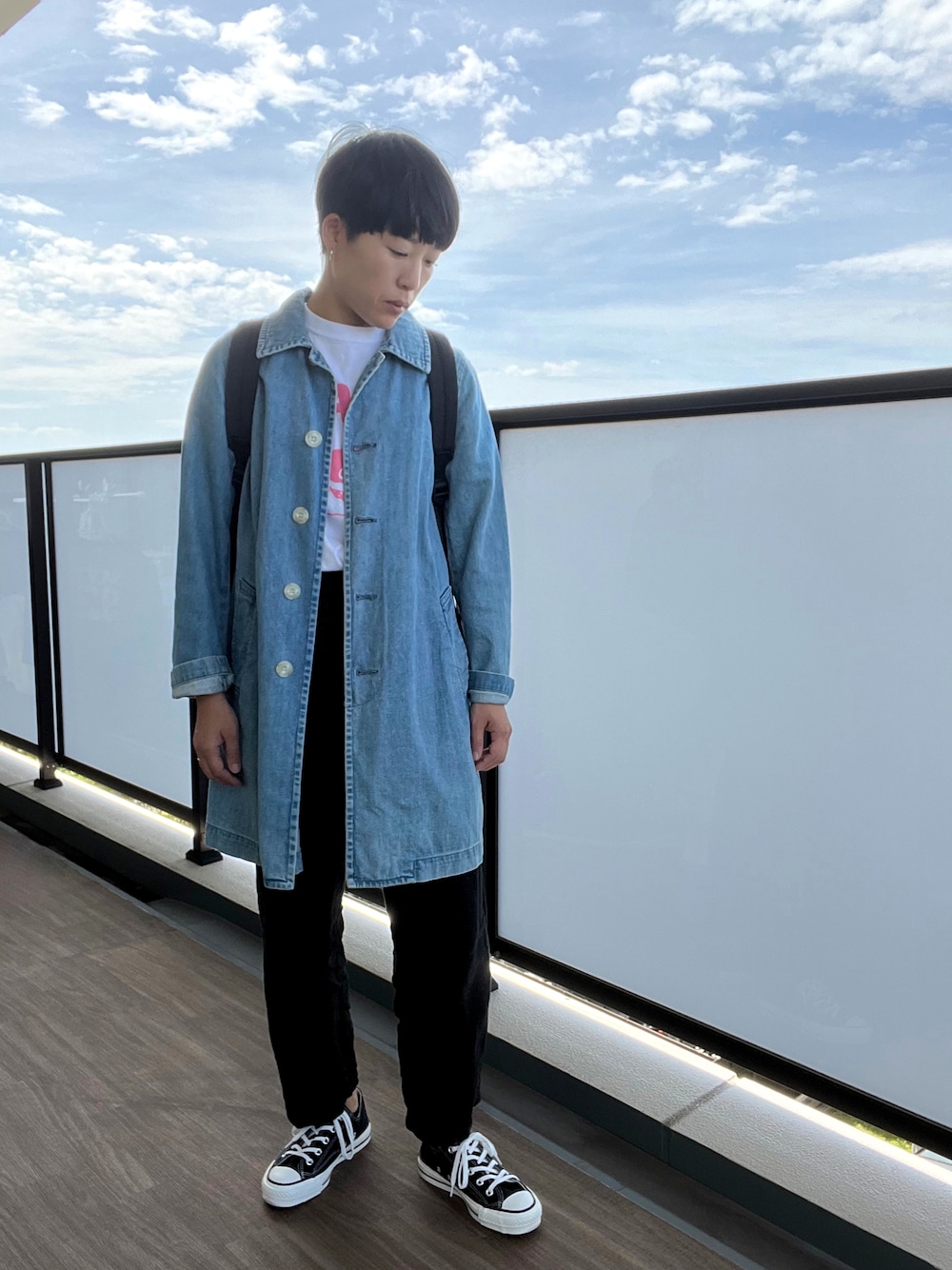 「カジュアル、秋服まるっと大公開、オトナカジュアル、オールスター、コンバース、大人カジュアル、オトナ女子、シンプル、シンプルコーデ、お出かけコーデ、秋服コーデ、秋アウター、デニムジャケット、今日のコーデ、無印良品」｜「林檎堂のアイテム（デニムジャケット、ブルー系）」を使った、おなさん（レディース・158cm）の秋コーディネートの1枚目の写真