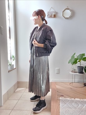 「シルバー」｜「アイテム（MA-1）」を使った、accosさん（レディース・153cm）の秋コーディネート