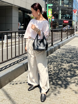 「HIMIKO（ヒミコ）のアイテム（ローファー）」を使った、卑弥呼　本社スタッフEさん（レディース・154cm）の夏コーディネート