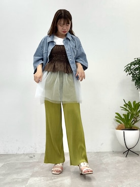 「フレアパンツ」｜「アイテム（パンツ、グリーン系）」を使った、卑弥呼　本社スタッフEさん（レディース・154cm）の春コーディネート