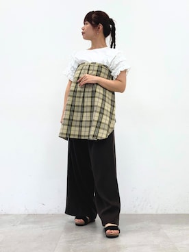 「アイテム（スラックス）」を使った、卑弥呼　本社スタッフEさん（レディース・154cm）の夏コーディネート