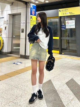 「アイテム（デニムスカート）」を使った、さわち / 小泉 沙和さん（レディース・156cm）の秋コーディネート