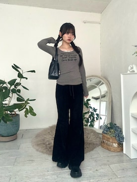 「un/neu（アンノイ）のアイテム」を使った、さわち / 小泉 沙和さん（レディース・156cm）の春コーディネート