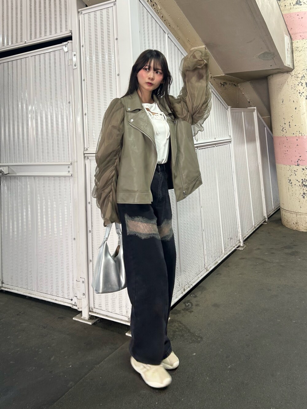 ギャザードレープチュールスリーブレザーJKを使ったレディース人気