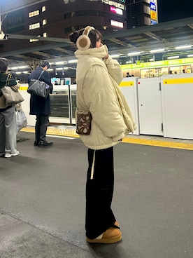 「LOEWE（ロエベ）のアイテム」を使った、さわち / 小泉 沙和さん（レディース・156cm）の冬コーディネート