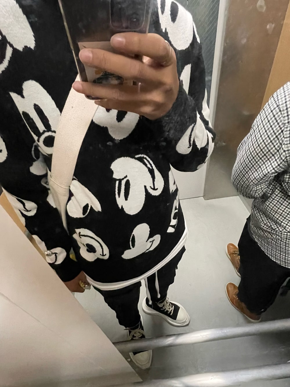 「WEARハロウィン2022、#秋コーデ、RICK OWENS、mnml、おしゃれさんと繋がりたい」｜「Rick Owensのアイテム（ブーツ、ブラック系）」を使った、yasuhiroさん（メンズ・175cm）の秋コーディネートの1枚目の写真