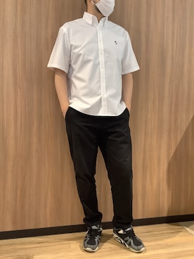 「TOKYO SHIRTS（トウキョウシャツ）のカジュアルシャツ フレンチブルドッグ刺繍 オックスフォードシャツ ボタンダウン 綿100% 半袖 メンズ（ポロシャツ、ホワイト系）」を使った、BRICK HOUSE シャツ工房 浜松メイワン店さん（メンズ・182cm）の夏コーディネート