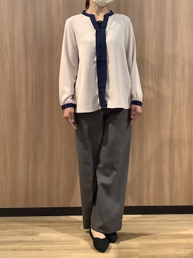 「TOKYO SHIRTS（トウキョウシャツ）のシルキーサテン 配色スキッパー ブラウス（シャツ/ブラウス、ベージュ系）」を使った、BRICK HOUSE シャツ工房 浜松メイワン店さん（レディース・162cm）の春コーディネート