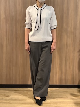 「TOKYO SHIRTS（トウキョウシャツ）のドライレーヨン ボウタイ プルオーバー（ニット/セーター、ホワイト系）」を使った、BRICK HOUSE シャツ工房 浜松メイワン店さん（メンズ・182cm）の春コーディネート