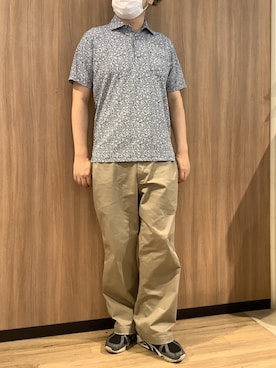 「TOKYO SHIRTS（トウキョウシャツ）のフラワープリント ポロシャツ（ポロシャツ、グレー系）」を使った、BRICK HOUSE シャツ工房 浜松メイワン店さん（メンズ・182cm）の春コーディネート