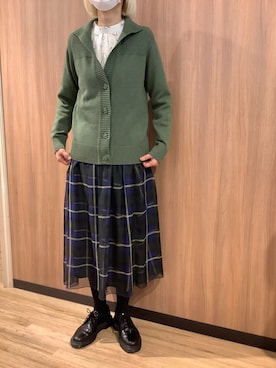 「フラワープリント」｜「アイテム（カーディガン/ボレロ）」を使った、BRICK HOUSE シャツ工房 浜松メイワン店さん（レディース・162cm）の冬コーディネート