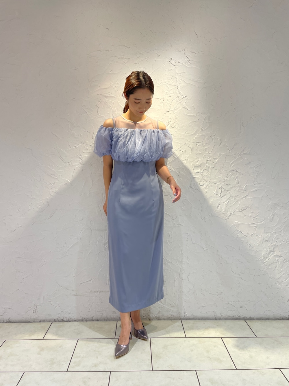 「LAGUNAMOONのLADYシアーボレロレイヤードワンピース（ドレス、ブルー系）」を使った、久保田さん（レディース・162cm）の冬コーディネートの1枚目の写真