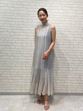 シアーグラデーションニットワンピースを使った人気ファッション