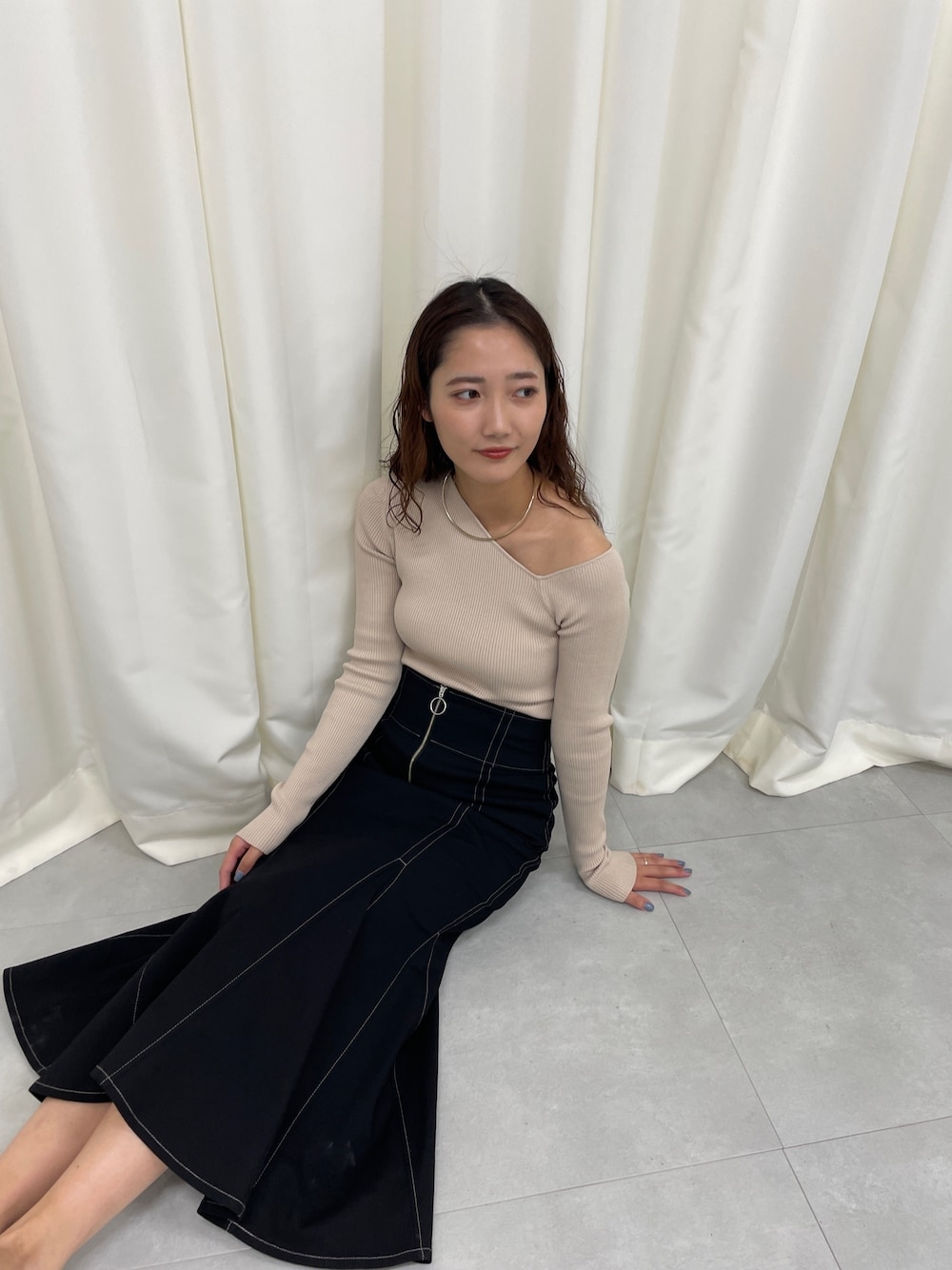 アシンメトリーイレヘムニットプルオーバーを使った人気